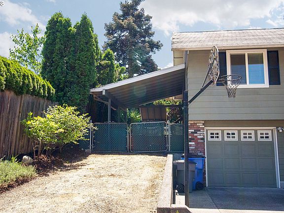 3rd image of 9823 NE 9th St