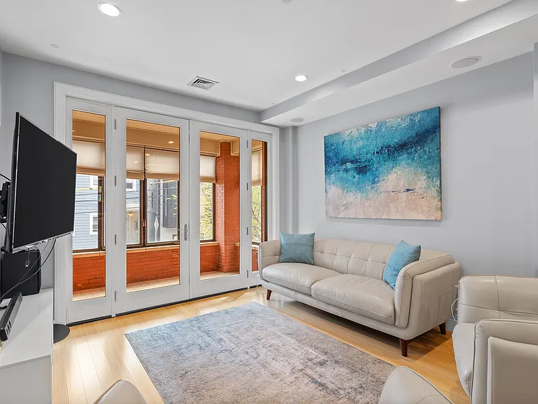 152 Old Colony Ave #9 — Photo 20