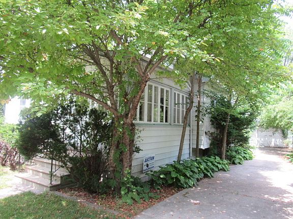 3rd image of 414 E Washington St