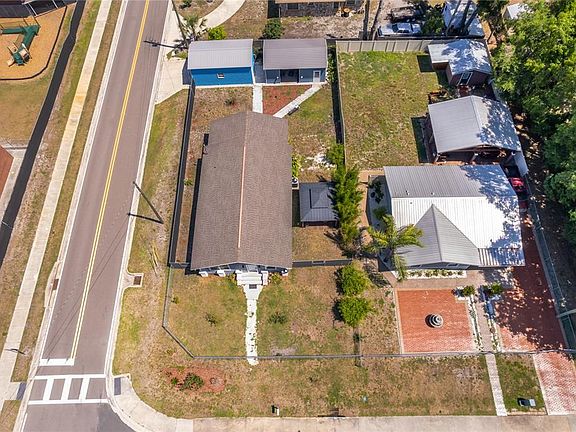 5th image of 702 E GILCHRIST STREET