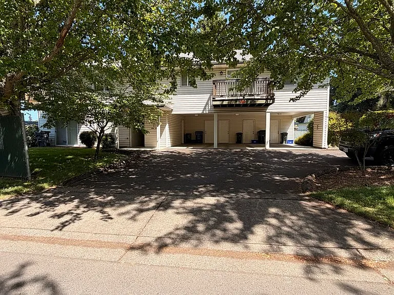 1683 Ono Ave — Photo 1