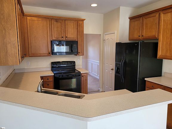 5th image of 11 Somerville Ct
