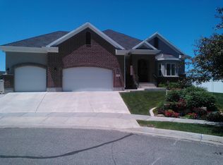 249 W Cara Vella Ln, Centerville, UT 84014