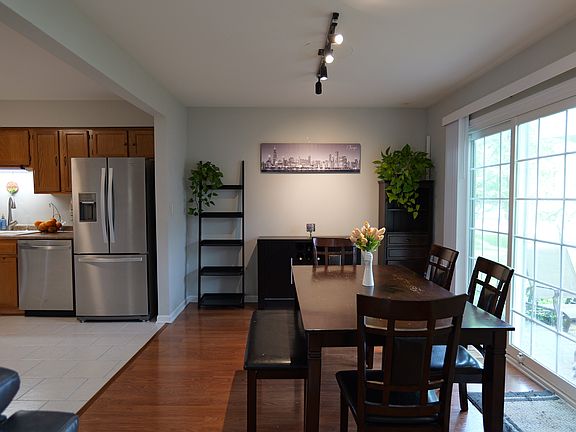 5th image of 99 Townsend Cir