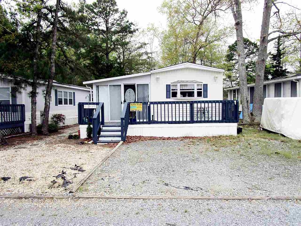 1st image of 240 Holly Dr #240