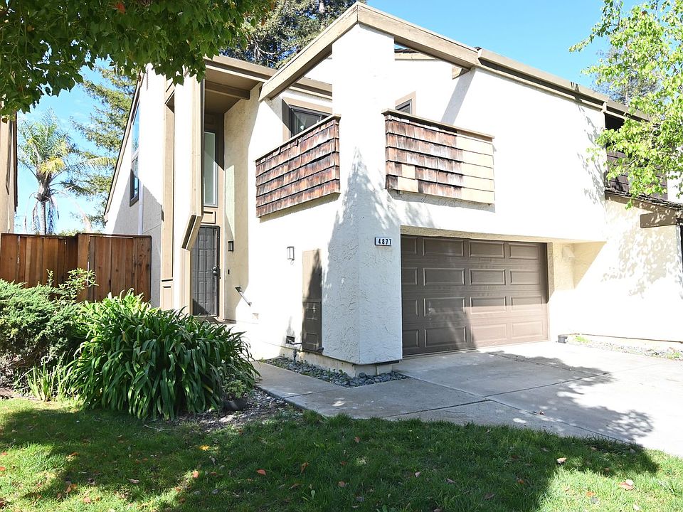 1st image of 4877 Lago Vista Cir