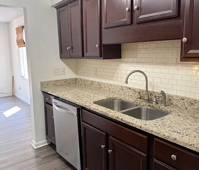 2429 Avenham Ave SW #7 — Photo 3