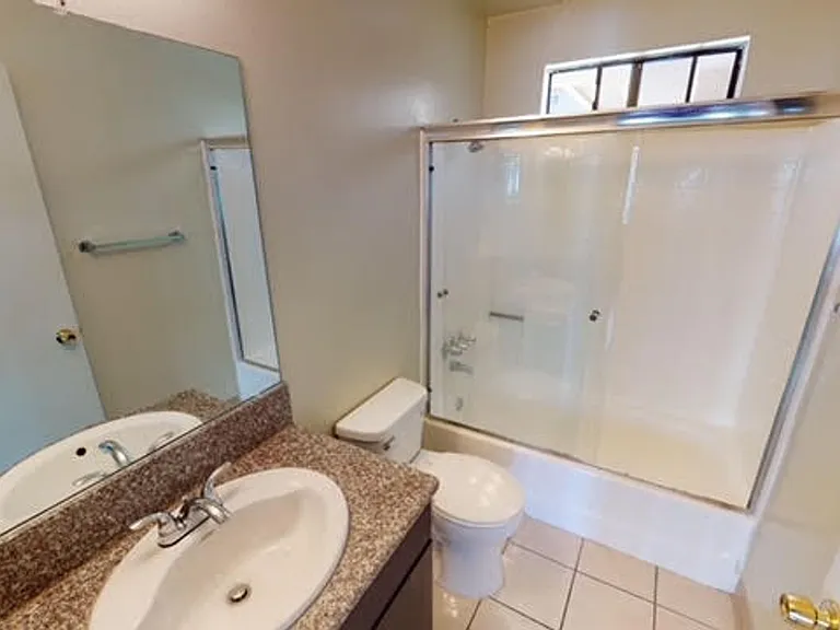 FRA - Francis Apartments — Photo 18