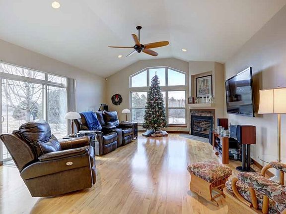 4th image of 1702 Green Vistas Dr
