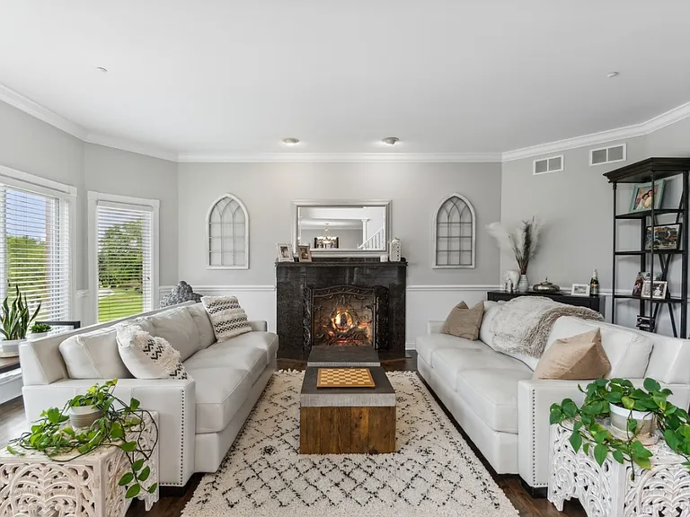 4402 Heritage Ln — Photo 14