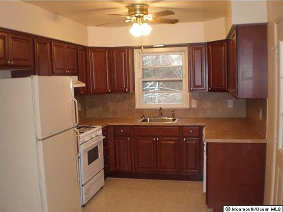 3rd image of 22 Caldwell Ct