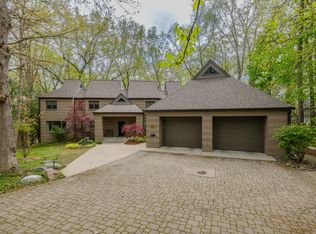 3801 Songbird Ln, Kalamazoo, MI 49008