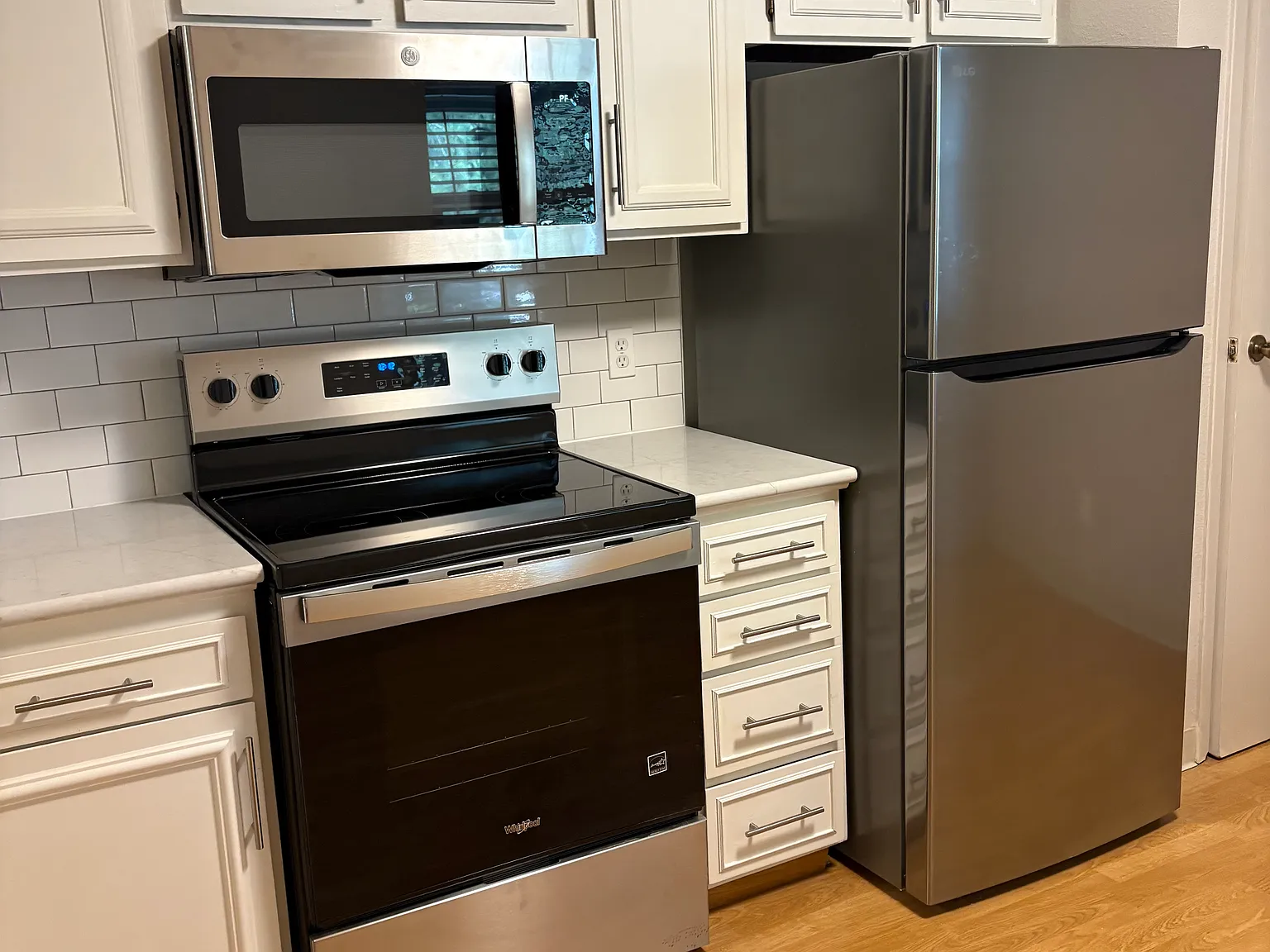 1 bed, 806 sqft, $1,695 — Photo 2
