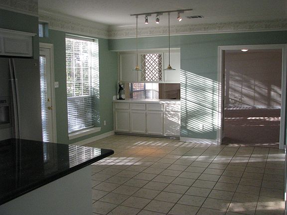 Kitchen Breakfast Area