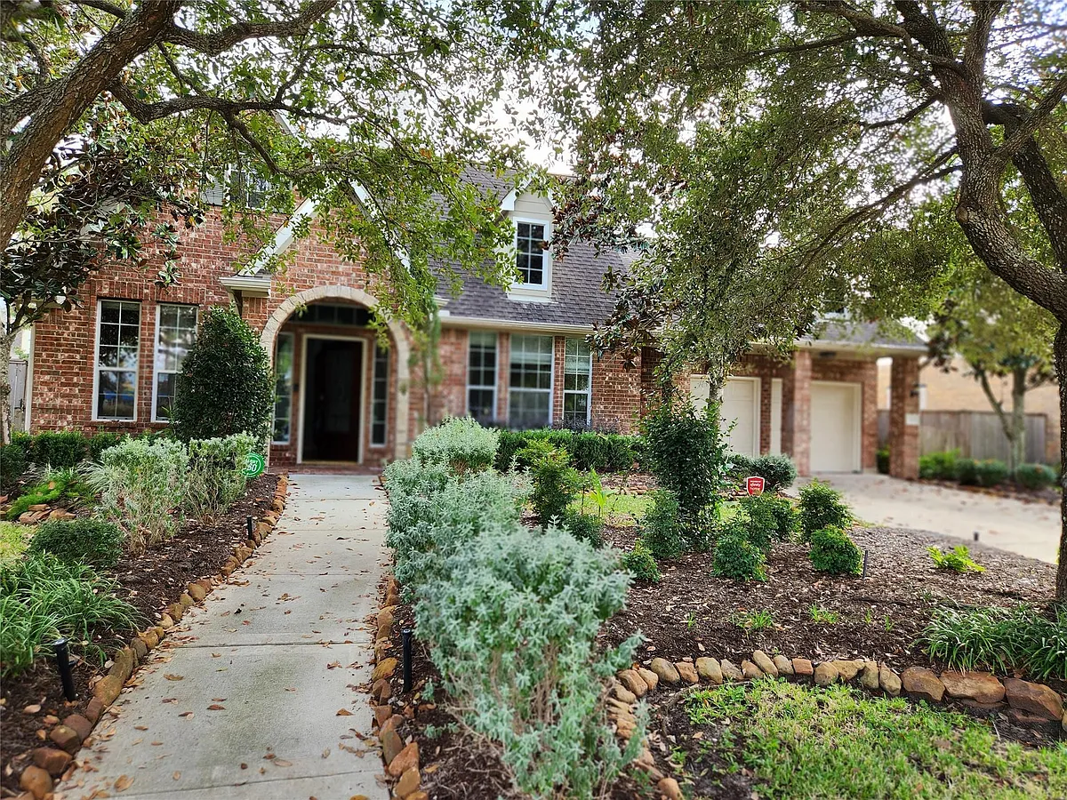 Building Photo - 23611 Desert Gold Dr