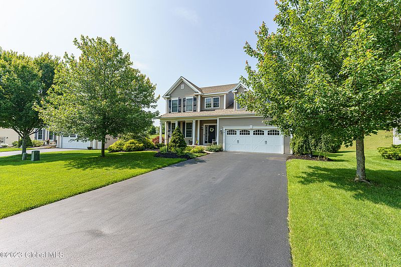 2nd image of 37 Chatsworth Way