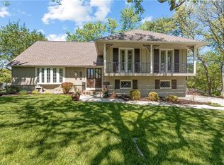 2300 W 103rd Ter, Leawood, KS 66206