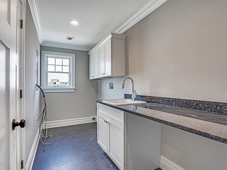 1260 Ocean Ave #B — Photo 29