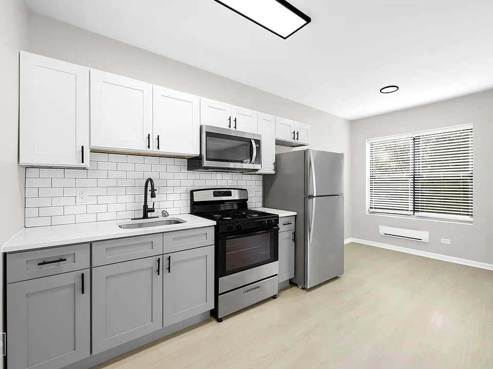 7706 South Coles