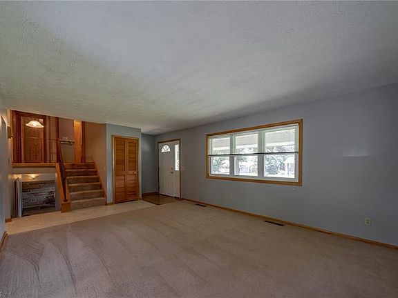 3rd image of 7560 Klingston St NW