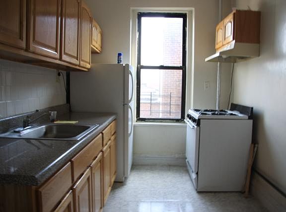 3rd image of 11 Midwood St APT E8