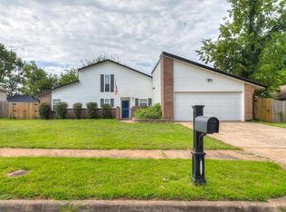2212 Twisted Oak Dr, Norman, OK 73071