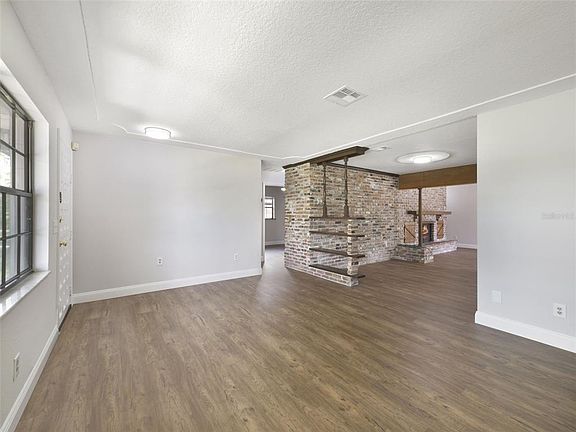 4th image of 7107 Leighton Way