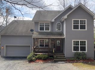 115 Evergreen Ln, East Stroudsburg, PA 18302