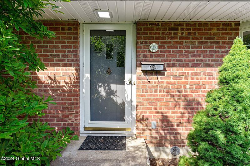 2nd image of 25 Groesbeck Place