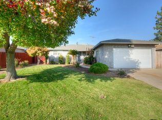 597 W Beverly Dr, Clovis, CA 93612