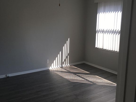 3rd image of 518 N Normandie Ave APT 3