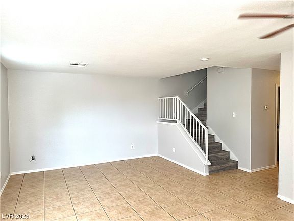 3rd image of 5523 Leaning Oak Ave