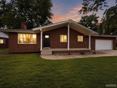 95 Sunflower Dr, Highland, IL, 62249