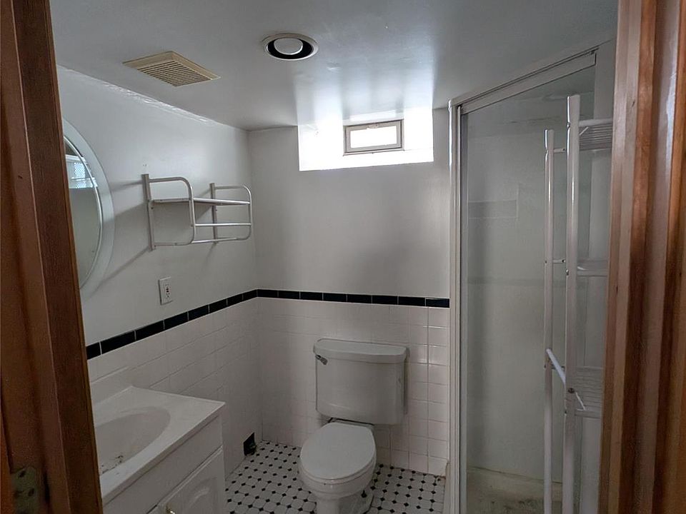 979 Liberty Ave, photo 30
