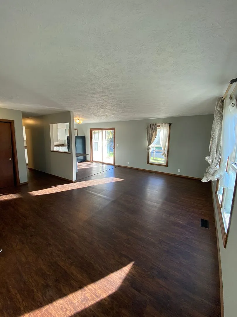 1612 E Harrison St — Photo 3