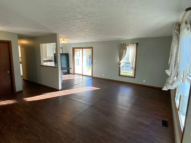 1612 E Harrison St — Photo 3