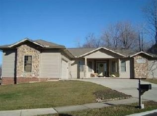 7122 Regal Dr, Cleveland, OH 44129