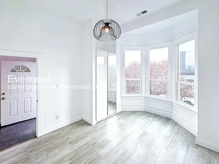 905 Pine St — Photo 10