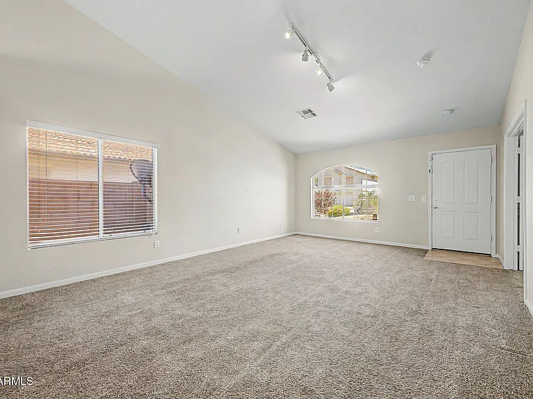 8752 W Melinda Ln — Photo 13