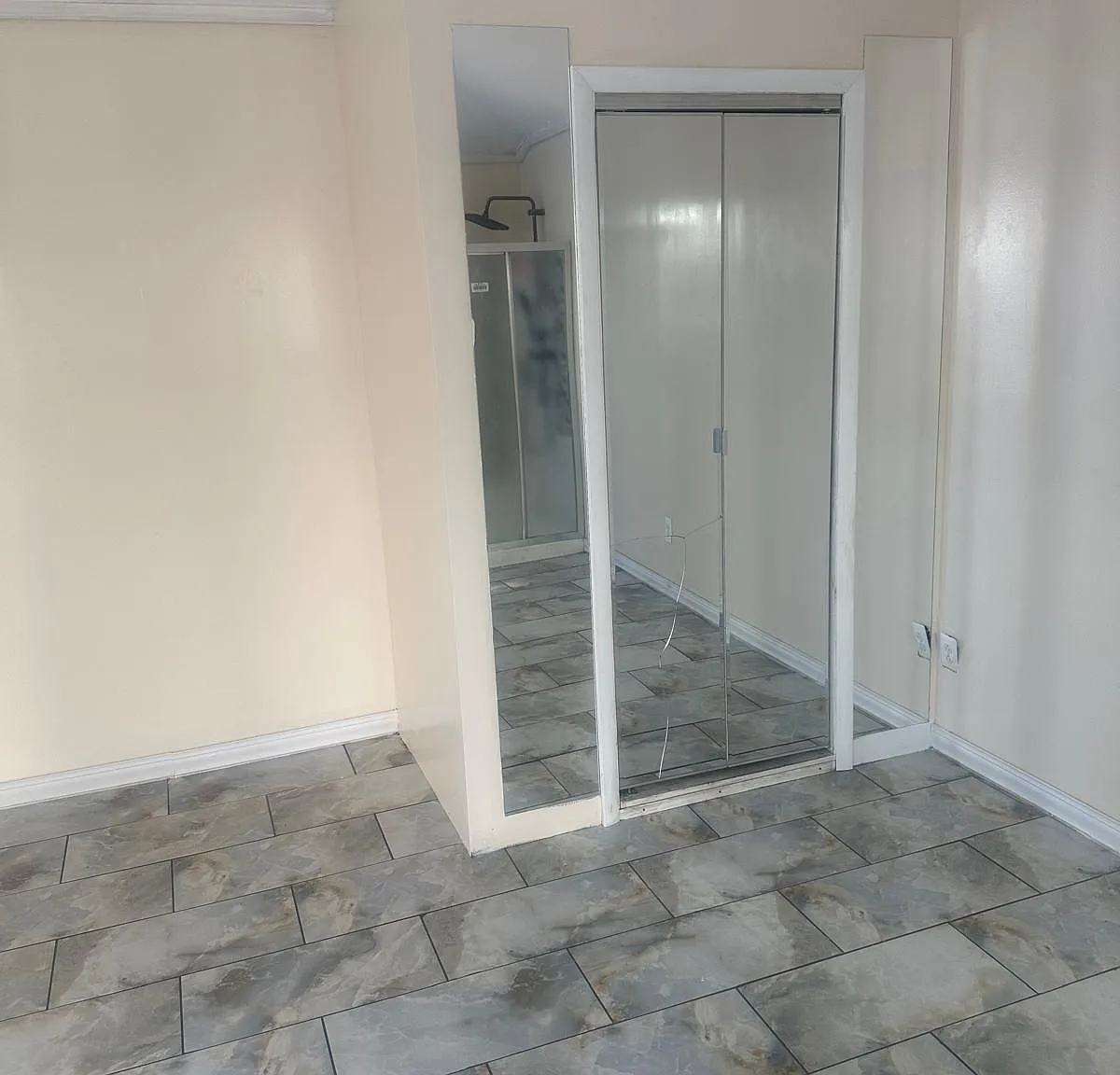 Studio, 1318 sqft, $1,500 — Photo 3