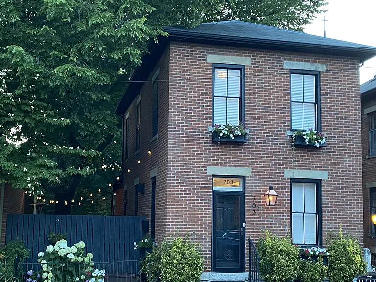 703 Mohawk St — Photo 1