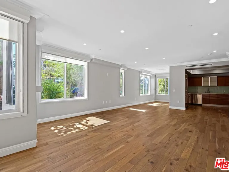 1283 Havenhurst Dr #101 — Photo 3