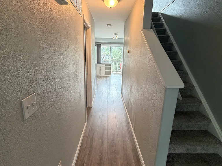 2031 Oakcrest Cir — Photo 7