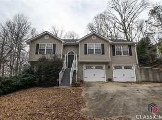 1039 Rolling Ridge Ln, Auburn, GA 30011