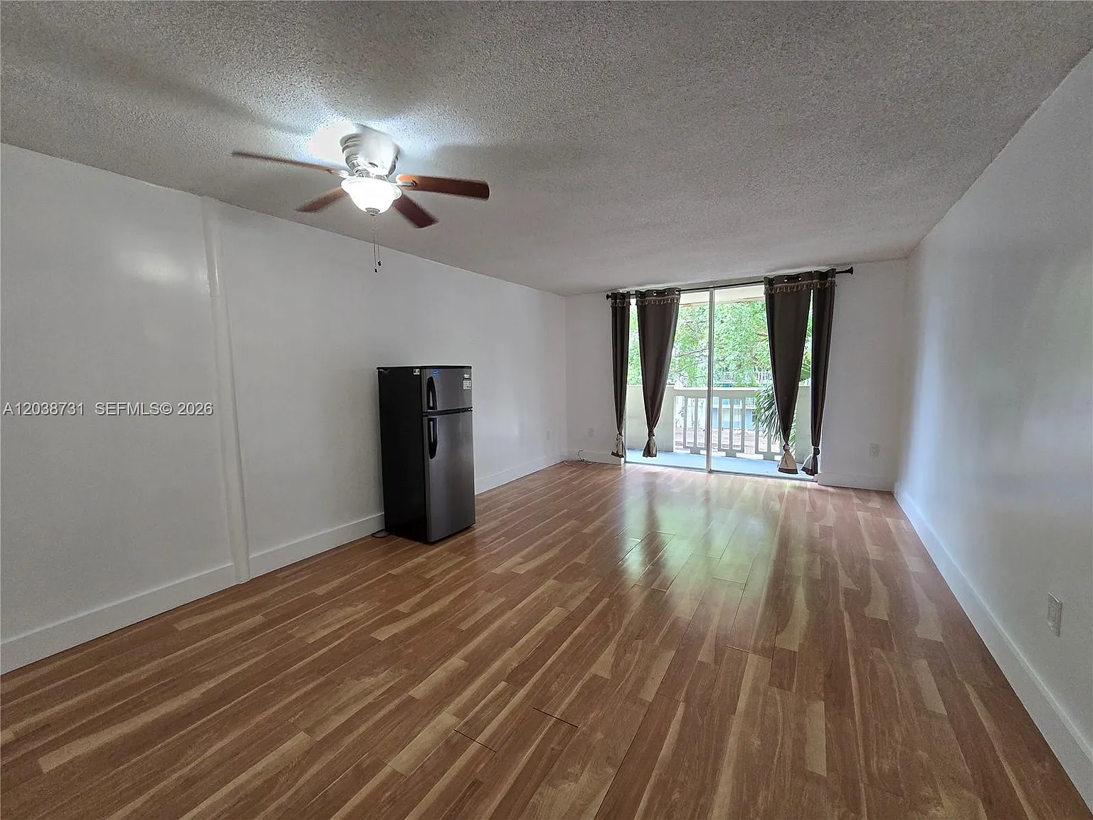 Bayview Palms Condo — Photo 1