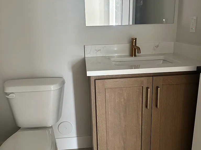 233 S 400 W — Photo 8
