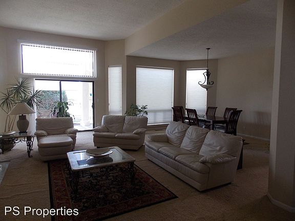 3rd image of 11505 Woodmar Ln NE