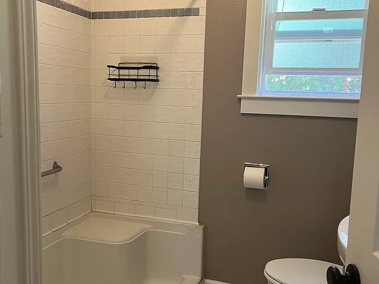 324 Vine St — Photo 10