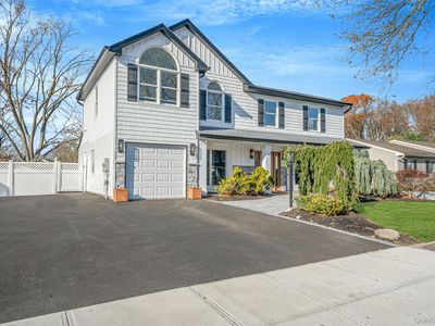 36 Flintridge Drive, Holbrook, NY, 11741