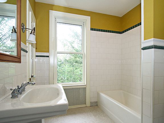 4th image of 225 Prospect Street